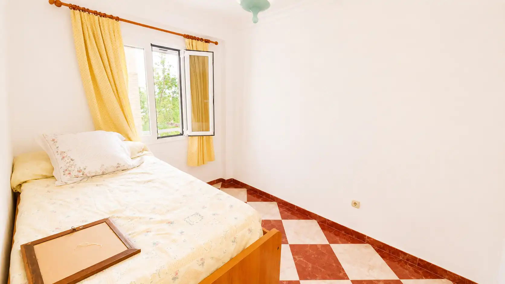 Habitación de Piso en venta en Málaga con Aire acondicionado, Terraza y Amueblado
