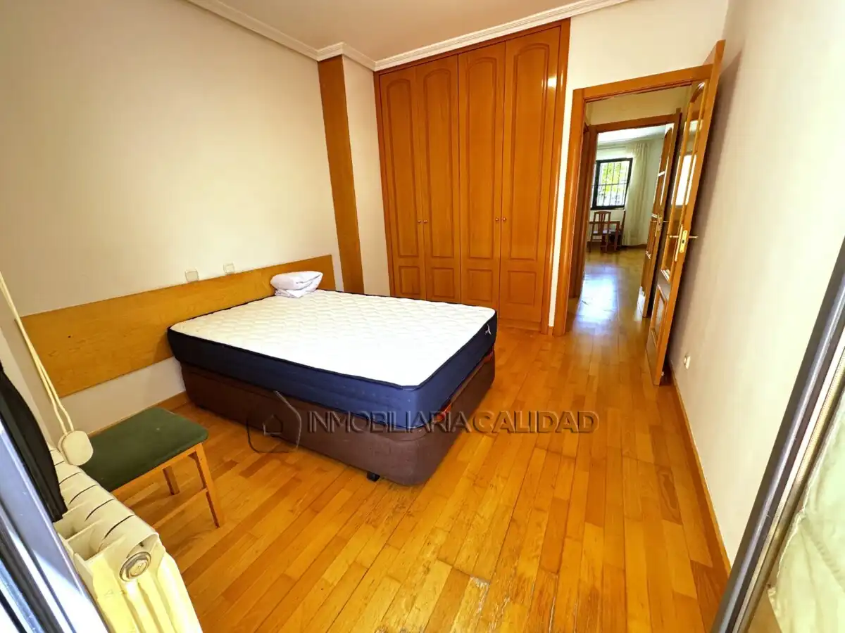 Bedroom of Flat for rent in Burgos  with Heating, Terrace and Storage room