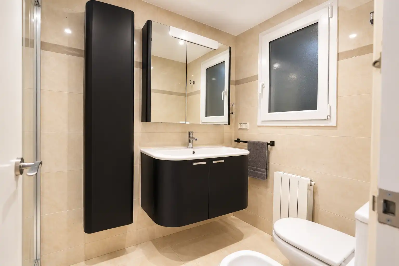 Bathroom of Flat for rent in Verges  with Heating and Terrace