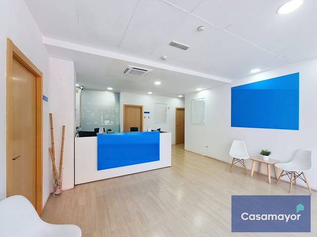 Local comercial en Alquiler en Avenida Pintor Xavier Soler en Garbinet - Parque de las Avenidas