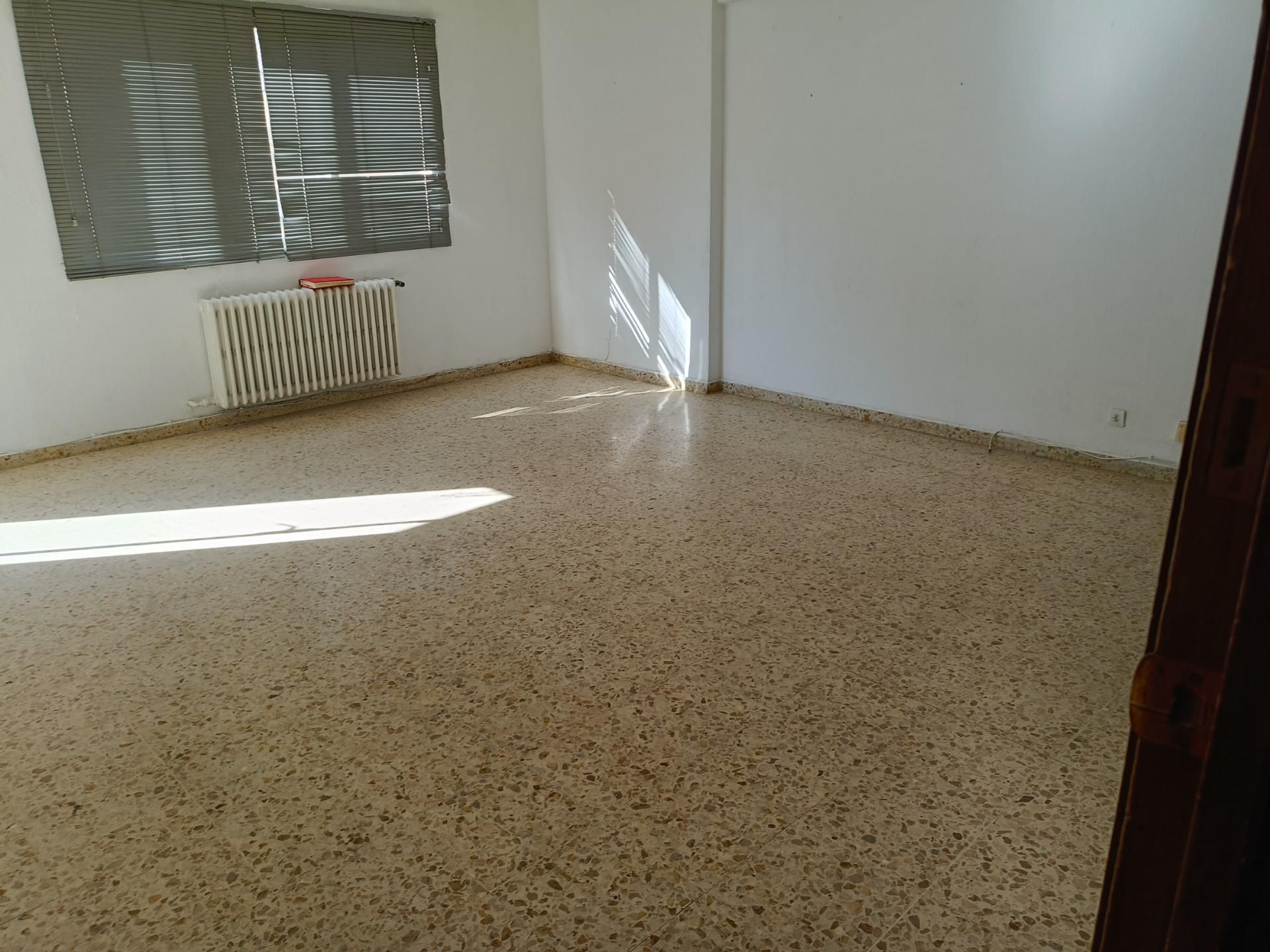 Piso de alquiler en  Zaragoza Capital