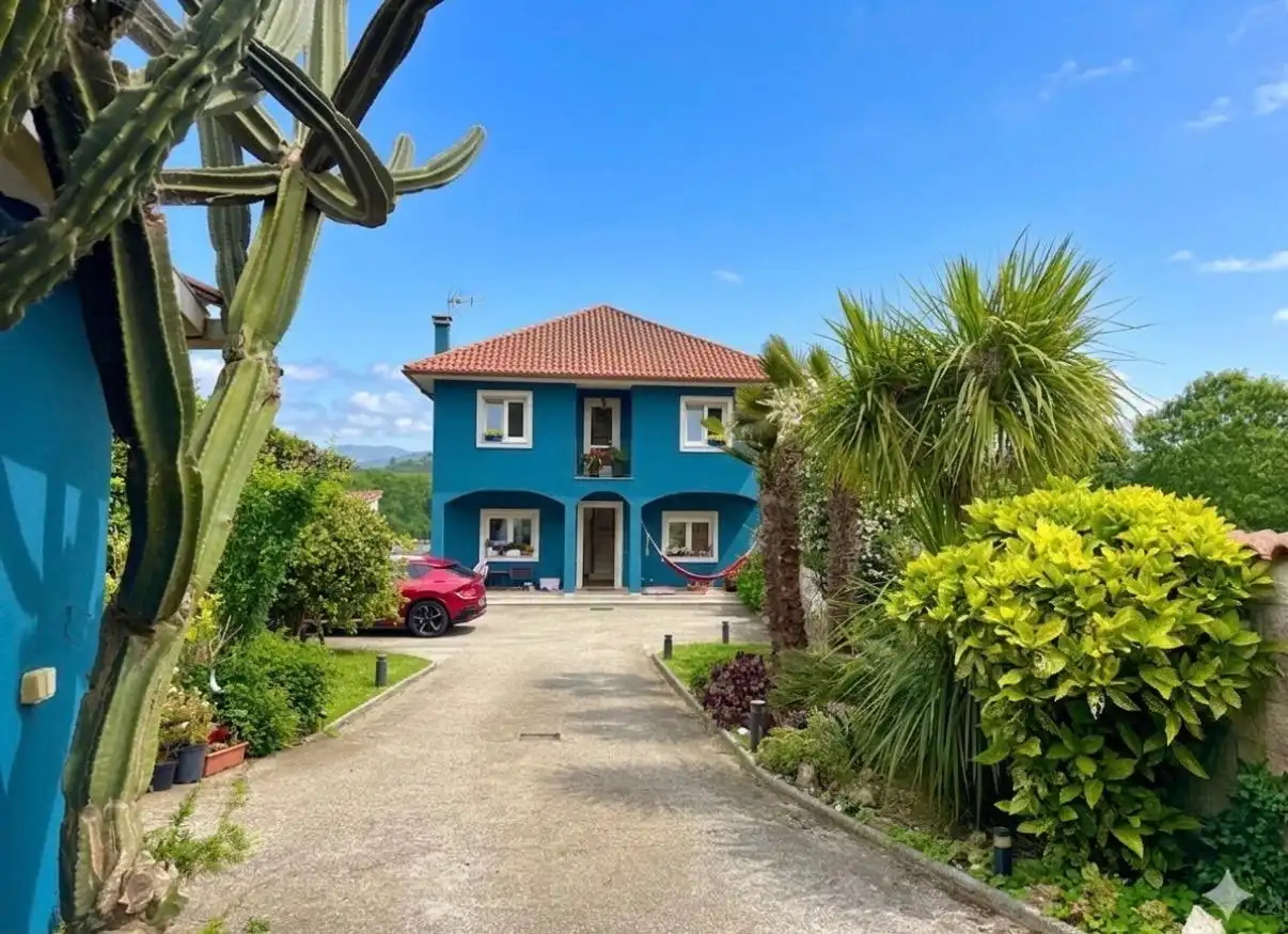 Exterior view of Houses for sale in Boiro  with Air Conditioner, Heating and Private garden
