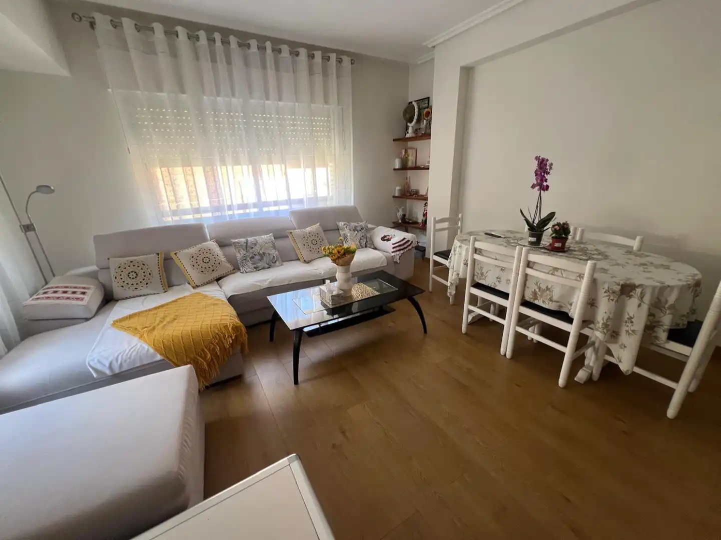 Sala de estar de Piso en venta en  Logroño con Calefacción, Terraza y Balcón