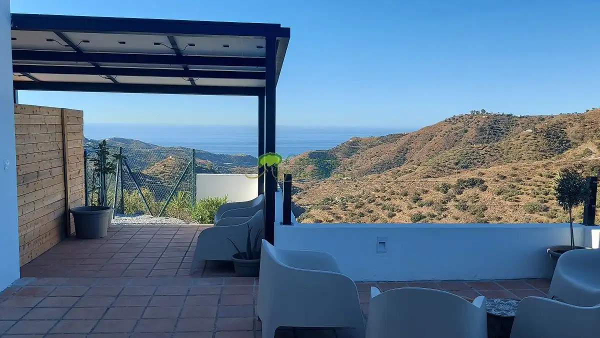 Terrasse von Geschaftsraum zum Verkauf in Cómpeta mit Klimaanlage