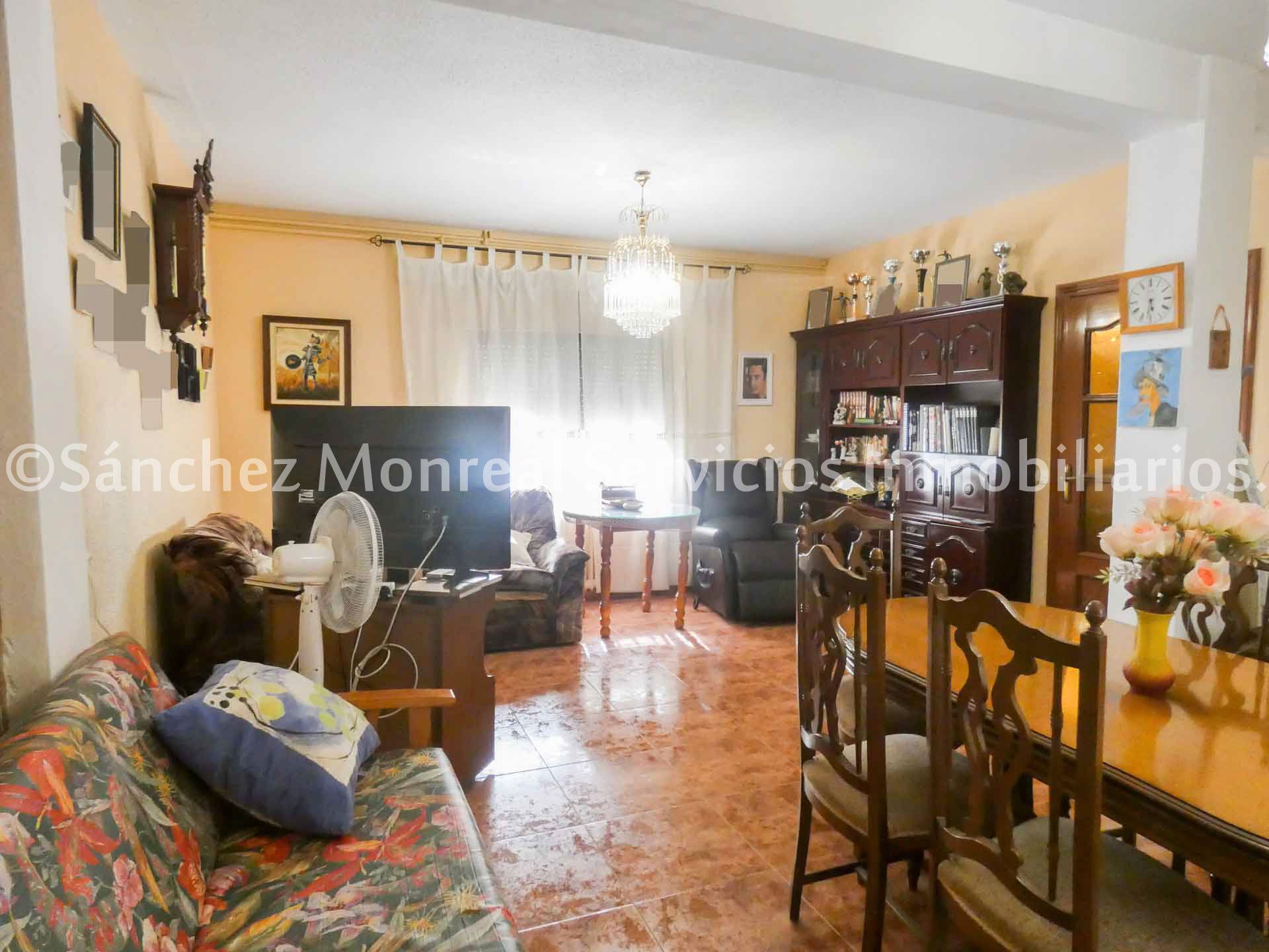 Sala de estar de Casa adosada en venta en Alcázar de San Juan con Aire acondicionado, Calefacción y Terraza