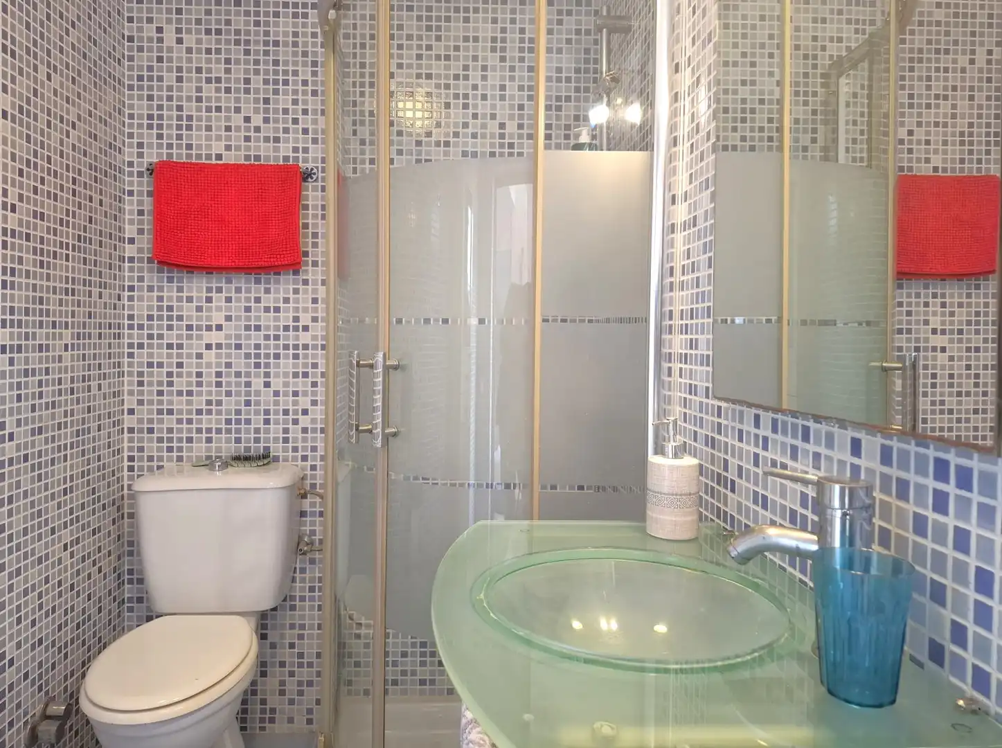 Badezimmer von Einfamilien-Reihenhaus zum Verkauf in Málaga mit Terrasse
