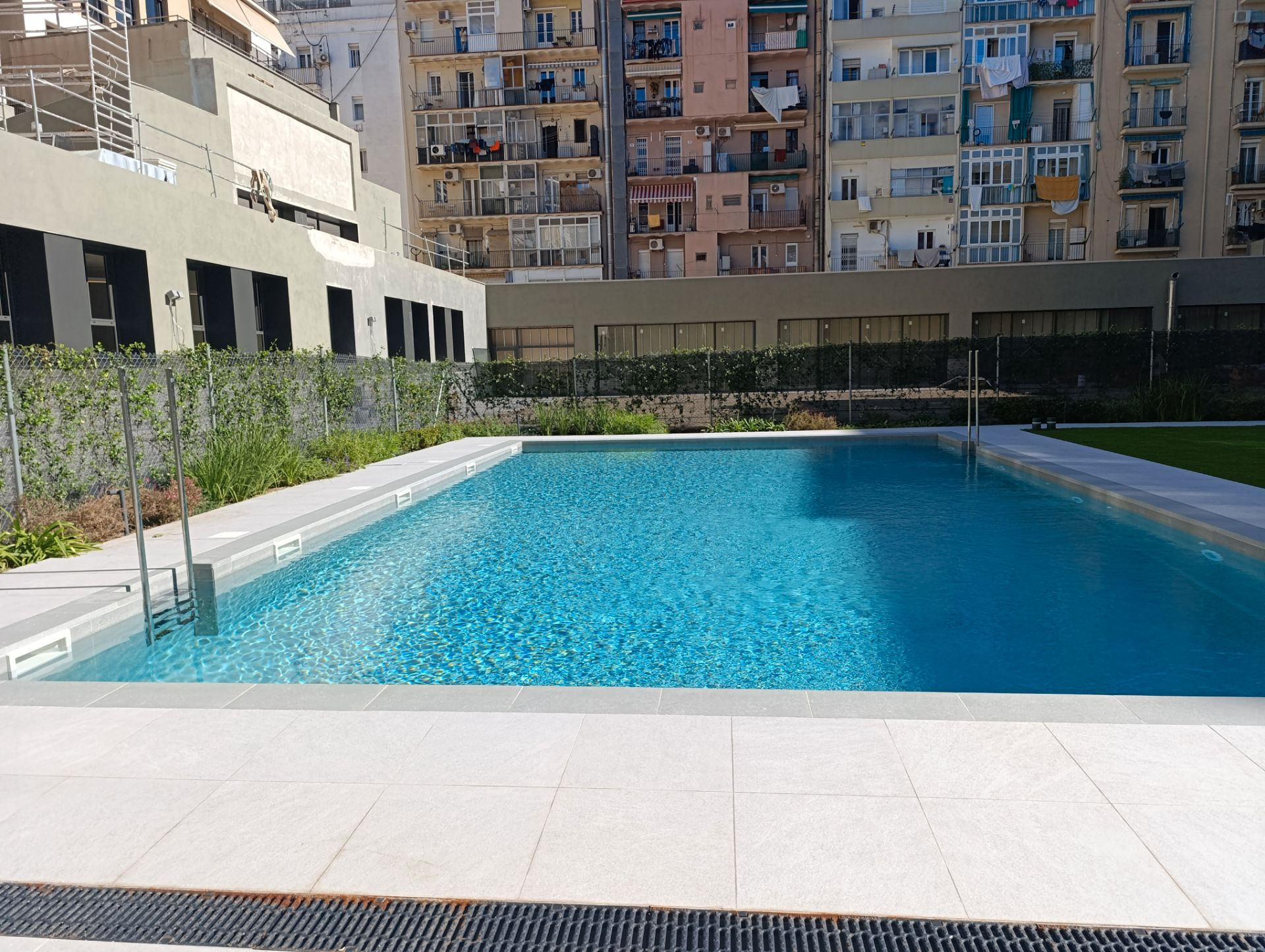 Swimming pool of Flat for sale in  Barcelona Capital  with Air Conditioner, Heating and Terrace