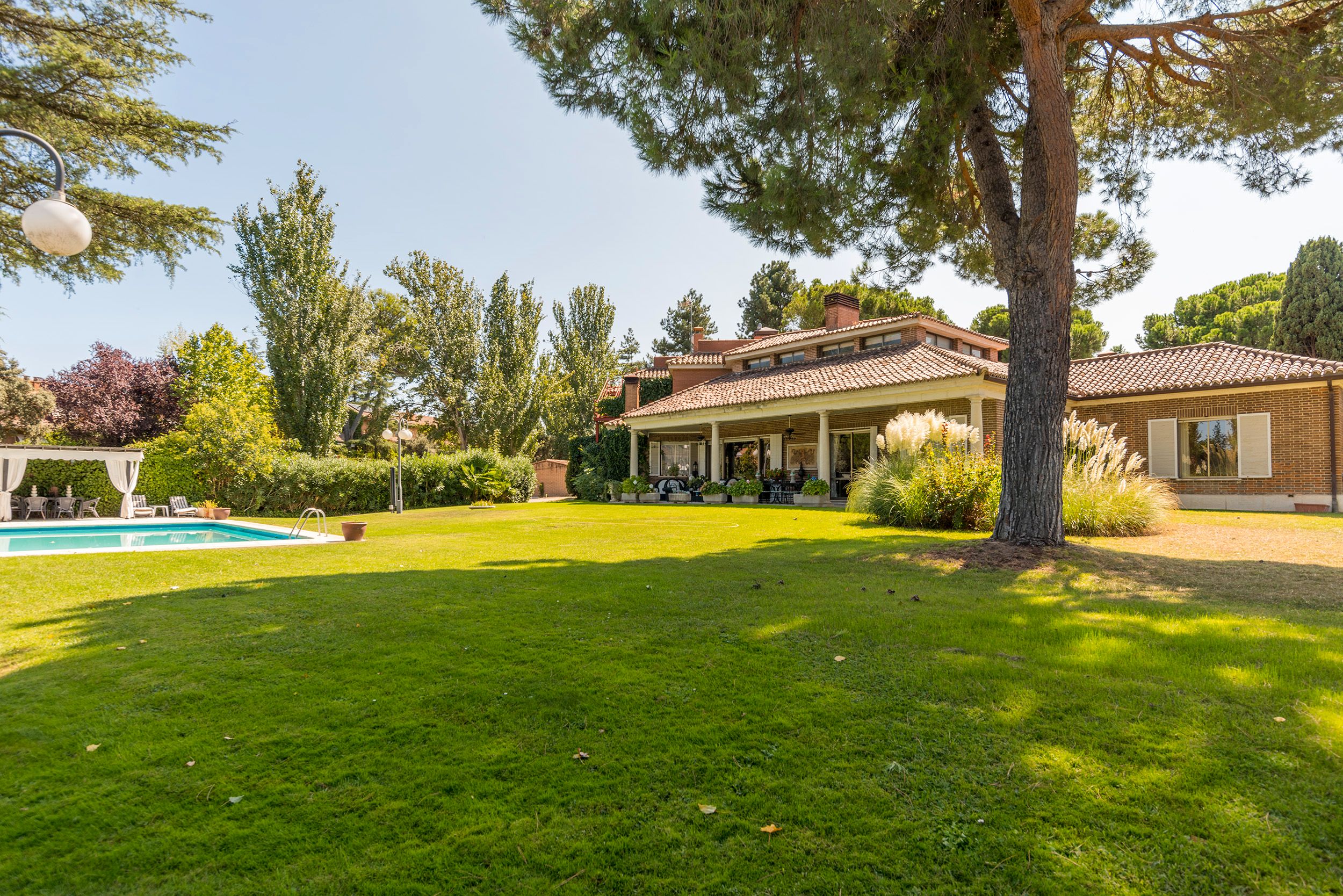 House or chalet for sale in Calle de los Rosales, Urbanización Este - Montepríncipe