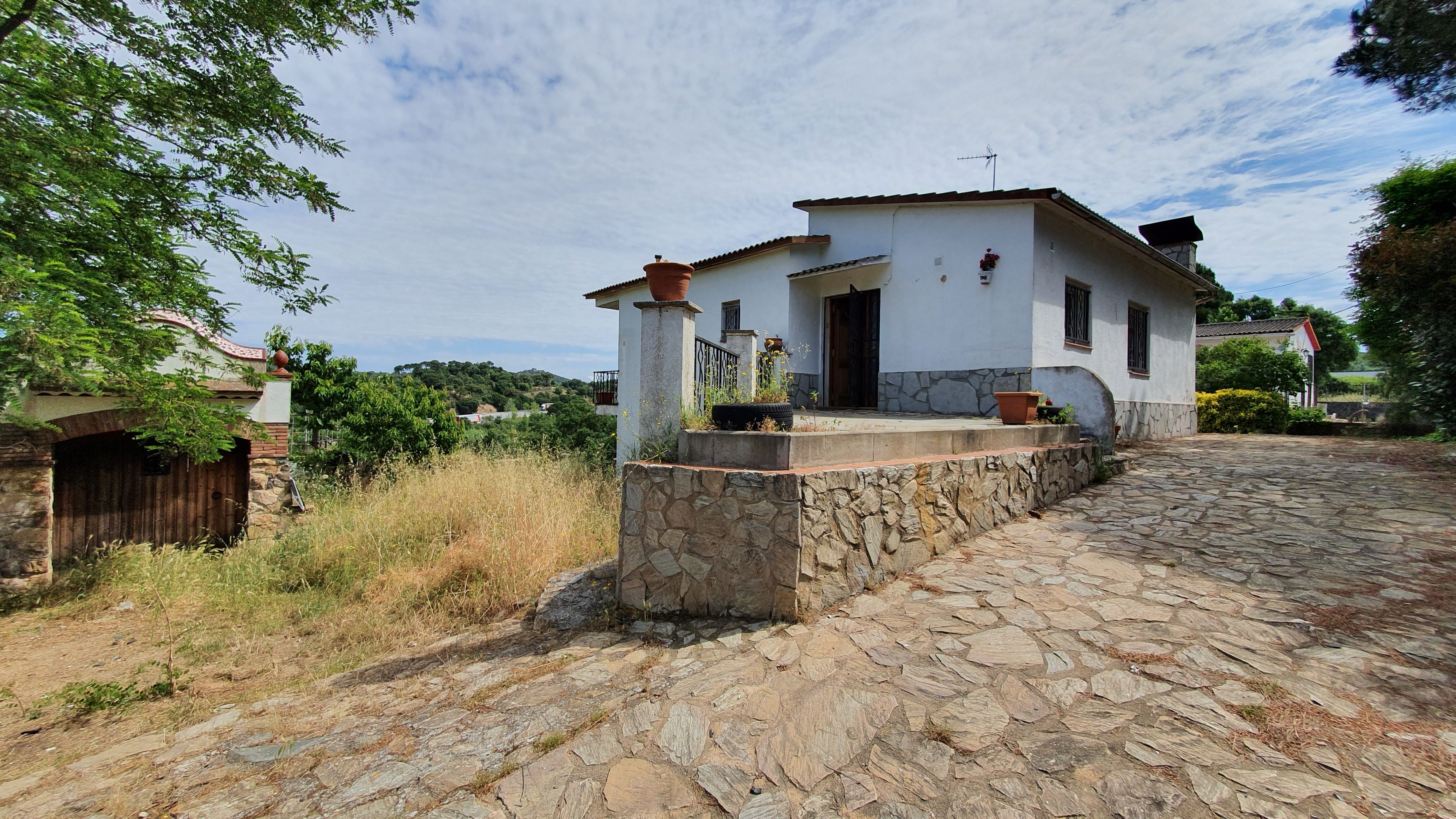 Exterior view of House or chalet for sale in Maçanet de la Selva