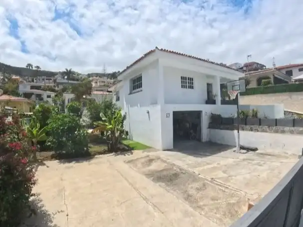 Detached house with garden for sale in Calle Camelia 162, imagen 4