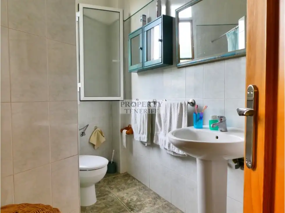 Bany de Edifici en venda en Arona