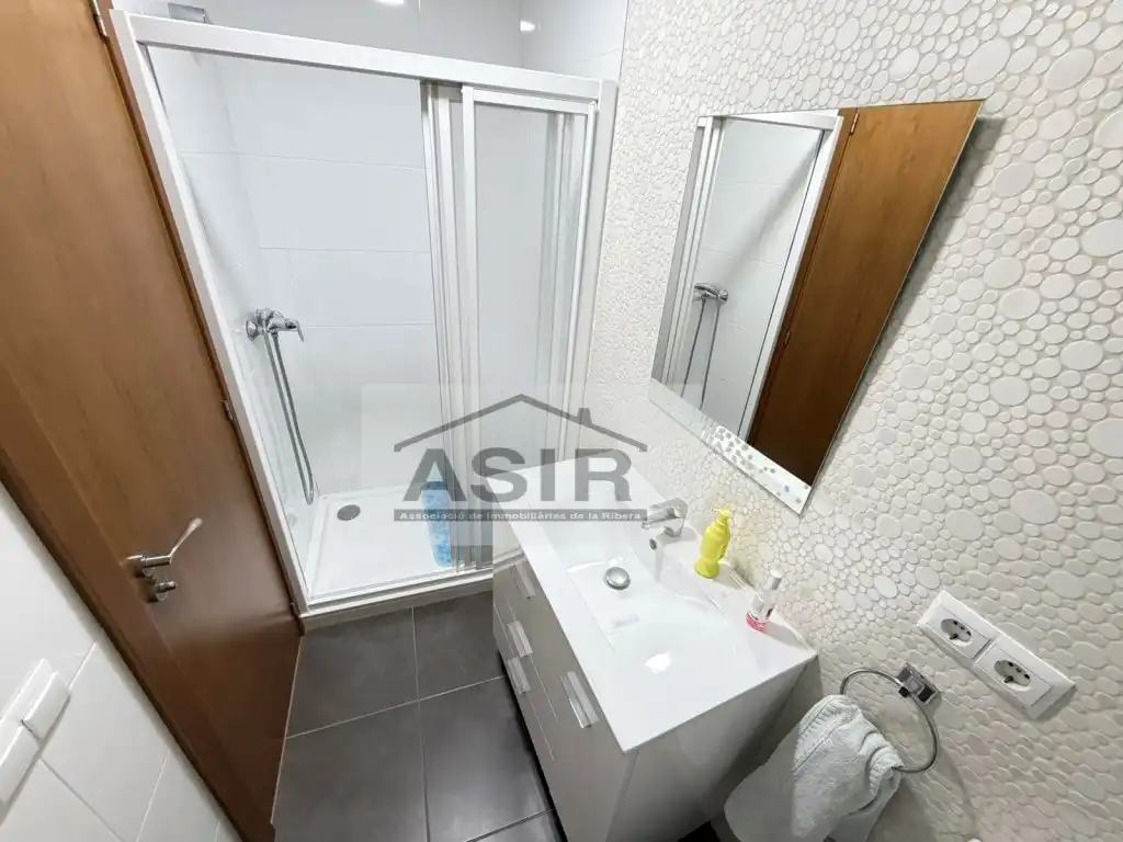Baño de Piso de alquiler en Alzira con Aire acondicionado