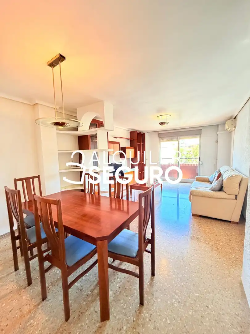 Vista exterior de Piso de alquiler en Vila-real con Aire acondicionado, Calefacción y Amueblado