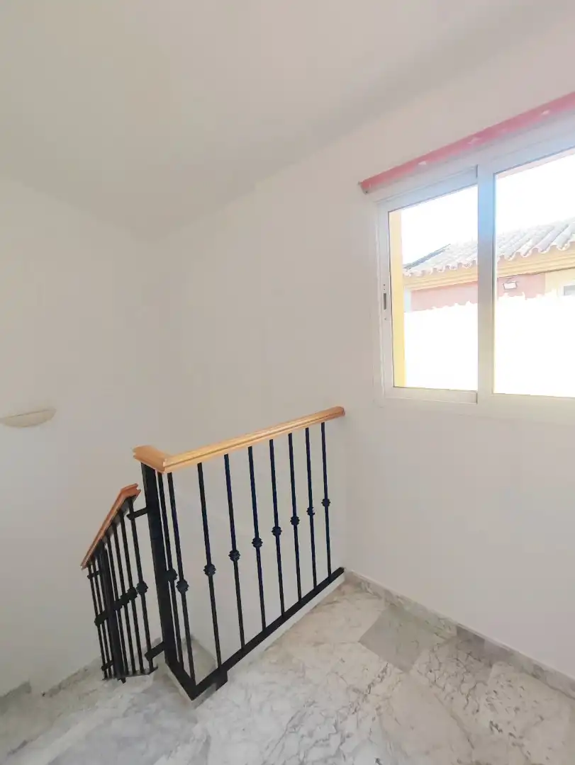 Casa adosada en venda en Los Barrios amb Alarma