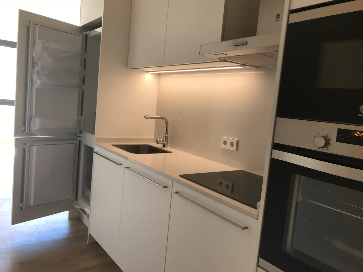 Cuina de Pis de lloguer en Girona amb Aire condicionat, Calefacció i Parquet