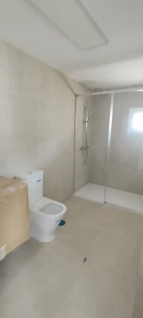 Badezimmer von Büro zur Miete in Las Palmas de Gran Canaria mit Klimaanlage, Terrasse und Balkon