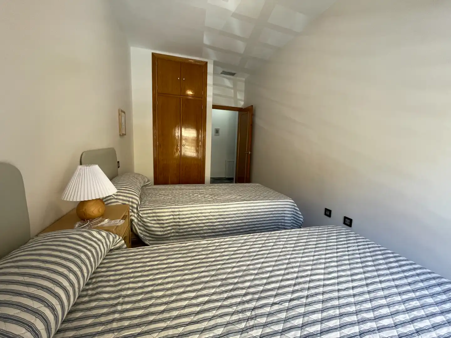 Schlafzimmer von Wohnung zur Miete in Badajoz mit Klimaanlage, Heizung und Möbliert