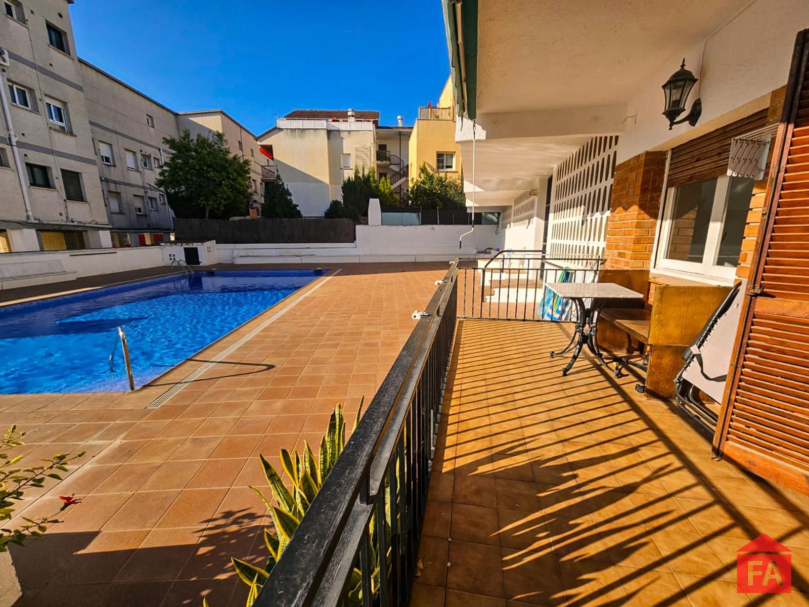 Piscina de Pis en venda en Calafell amb Piscina, Balcó i Alarma