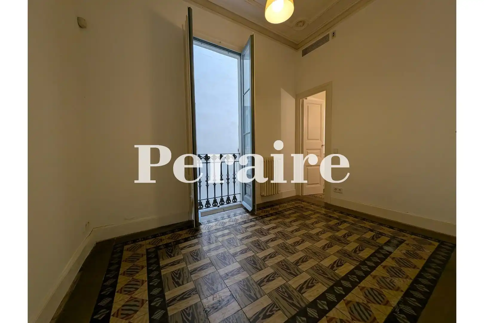 Schlafzimmer von Wohnung zur Miete in Barcelona mit Heizung und Balkon