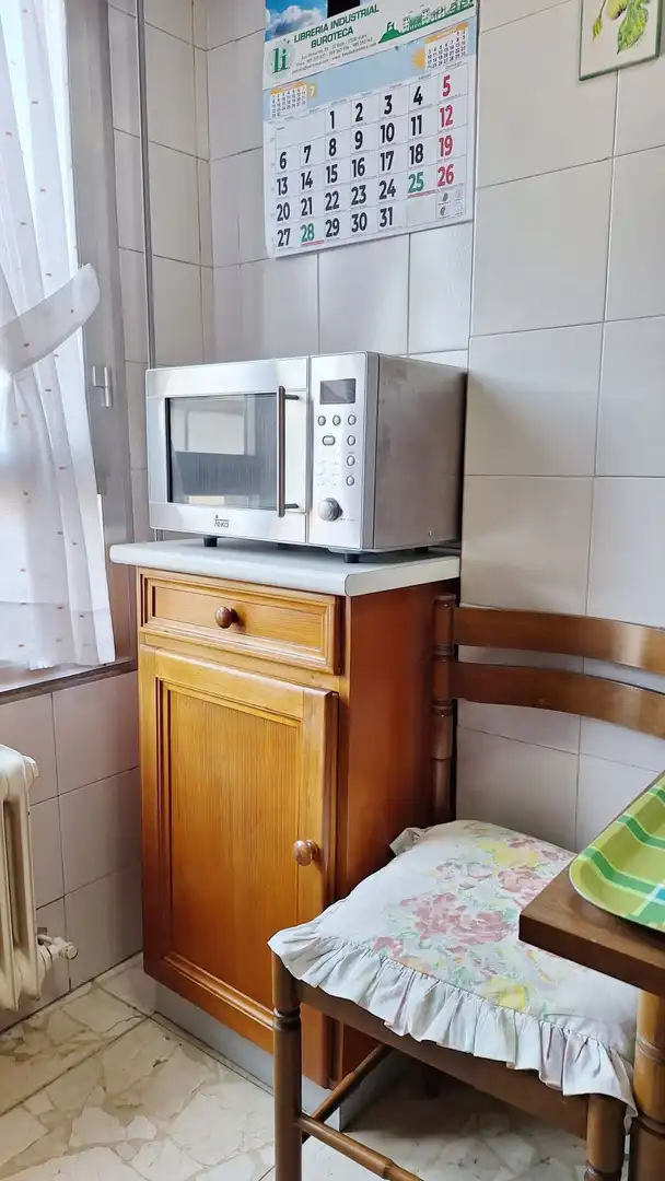 Cocina de Piso de alquiler en Oviedo  con Calefacción, Parquet y Amueblado
