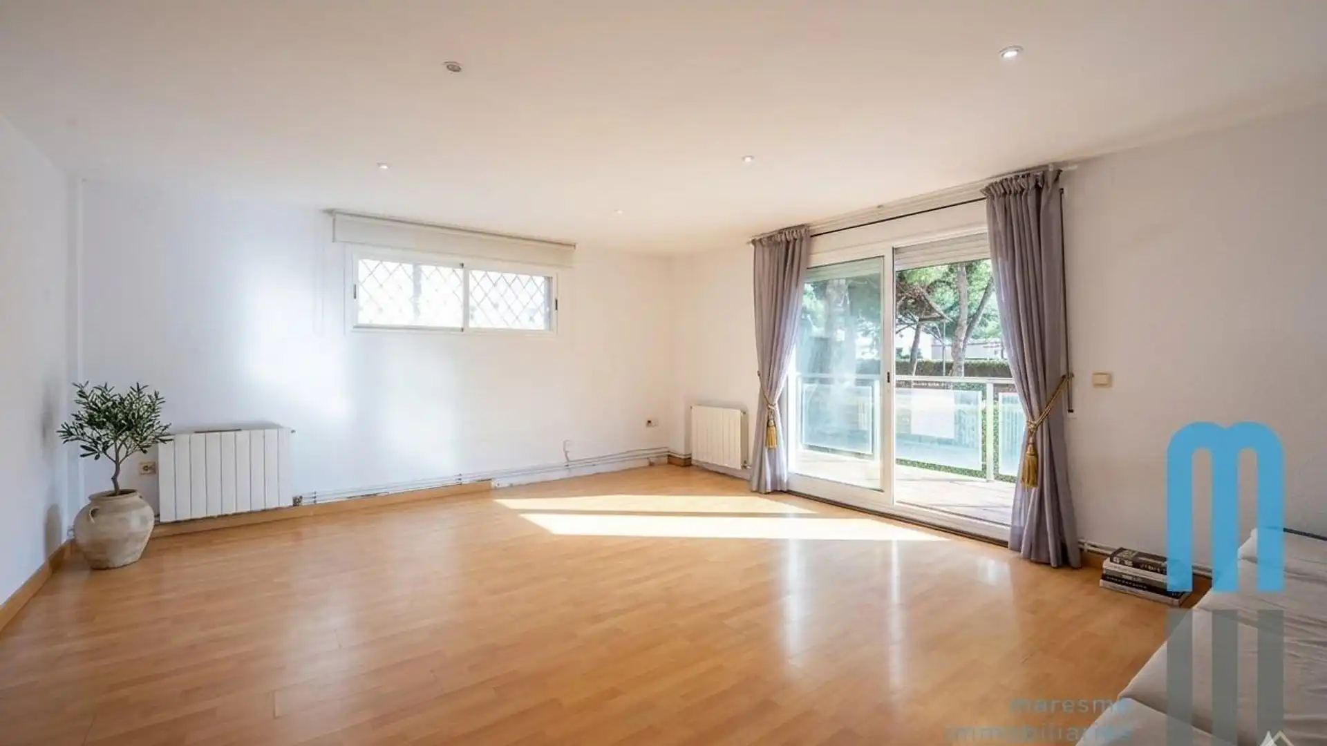 Vista exterior de Piso en venta en Santa Susanna con Calefacción, Terraza y Trastero