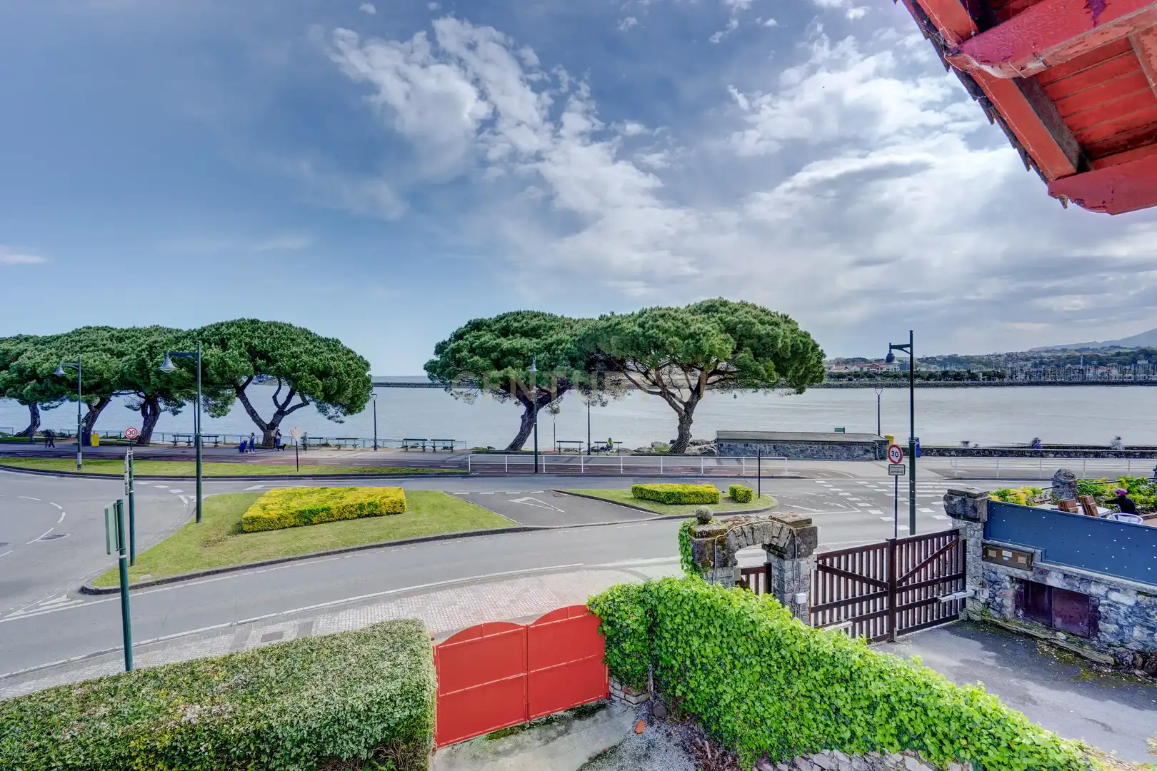 Vista exterior de Casa o chalet en venta en Hondarribia con Jardín privado, Trastero y Balcón