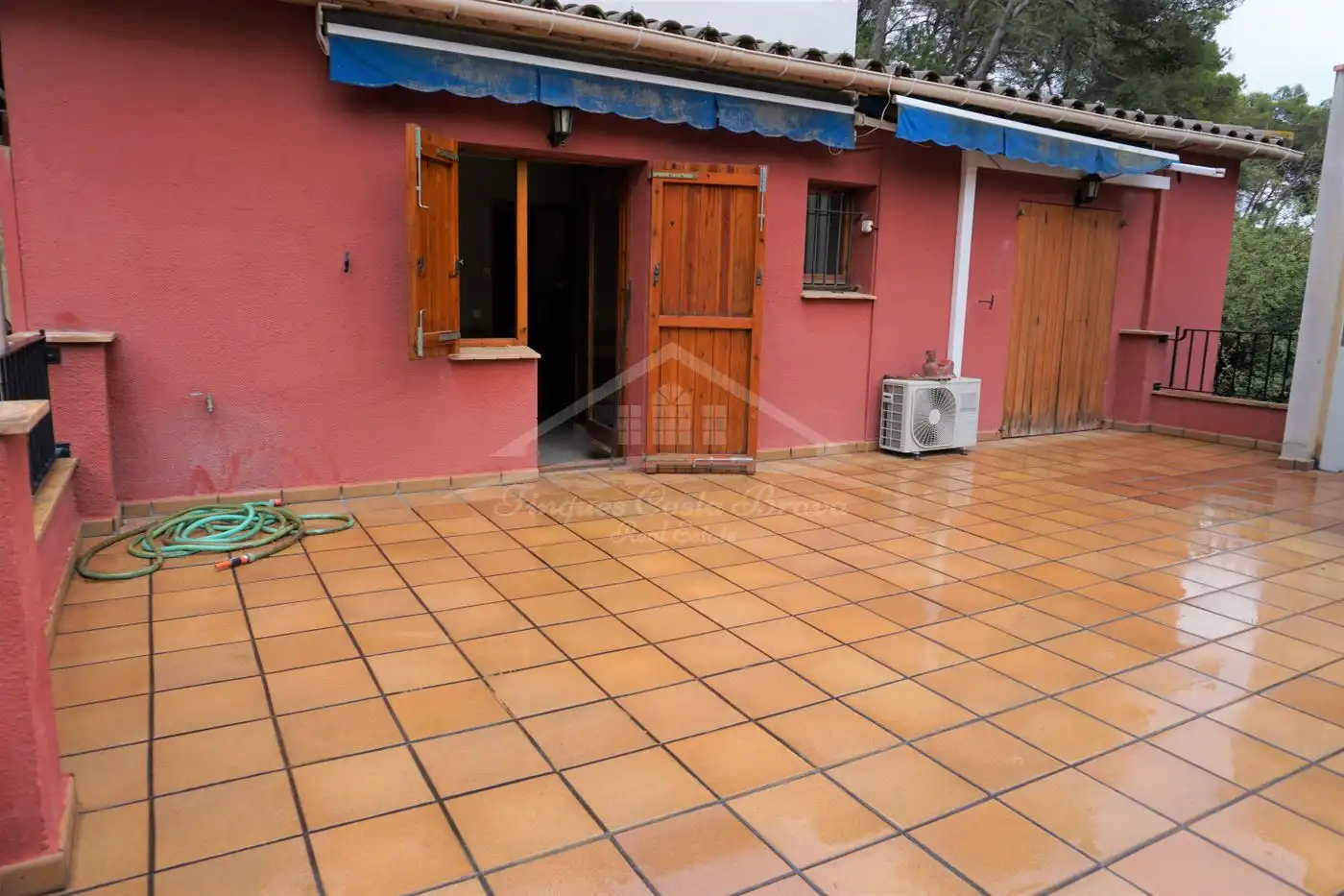 Villa mit Garten zum Verkauf in Tamariu
