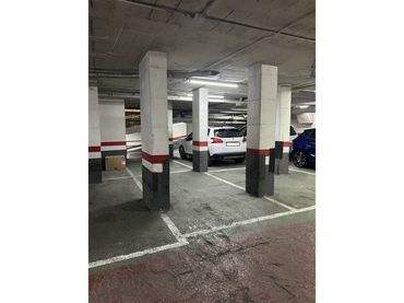 Individual amb ascensor en venda a Calle consell de cent 451