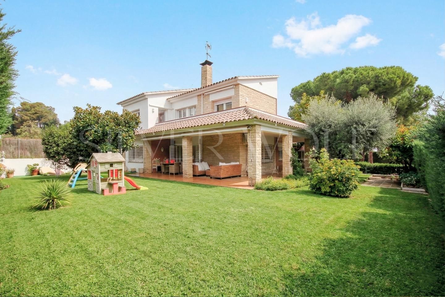 Jardín de Casa o chalet en venta en Cubelles con Aire acondicionado, Calefacción y Jardín privado