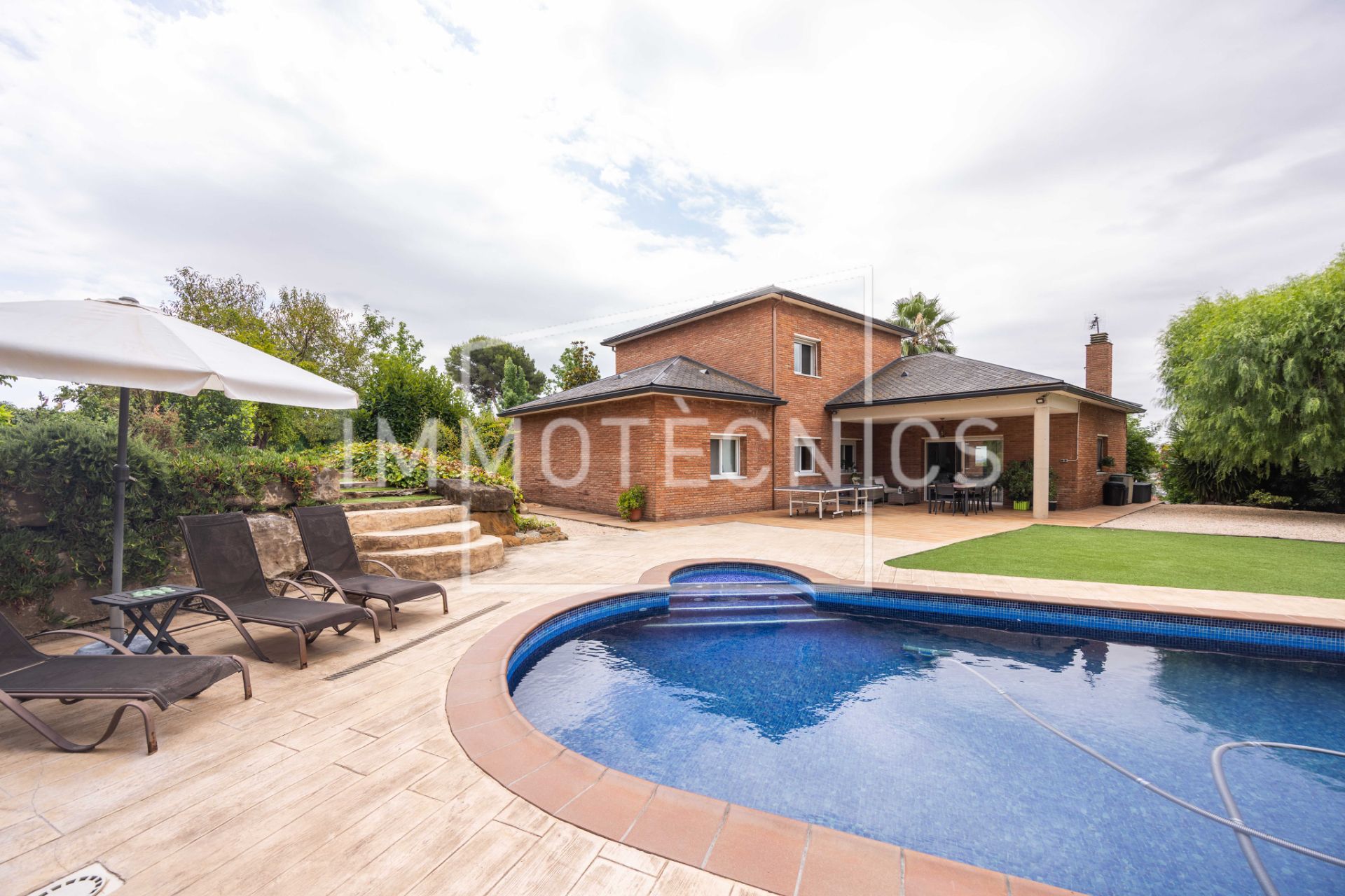 Exterior view of House or chalet for sale in Lliçà de Vall  with Heating, Private garden and Parquet flooring