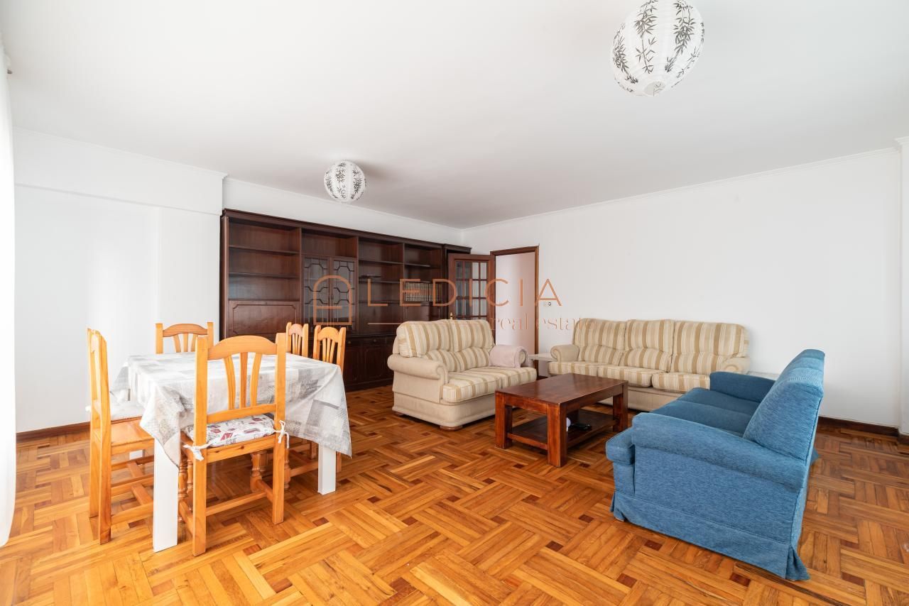Living room of Flat for sale in Vigo   with Heating, Parquet flooring and Terrace