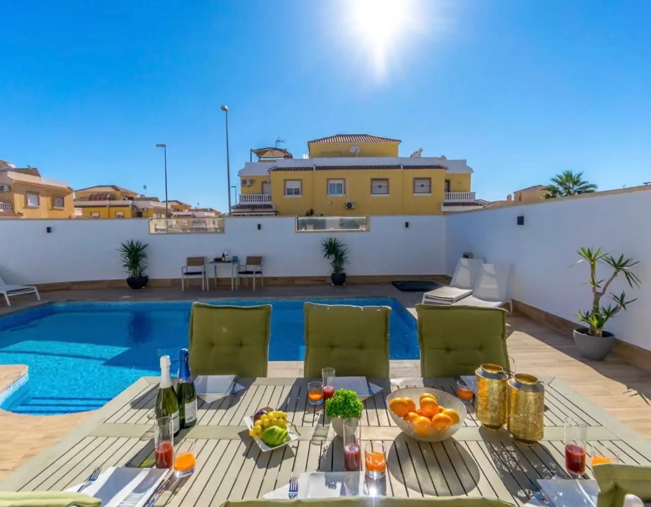 Vista exterior de Casa o chalet en venta en Rojales con Parquet, Piscina y Amueblado