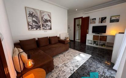 Wohnzimmer von Wohnung zum verkauf in Laredo mit Möbliert und Balkon