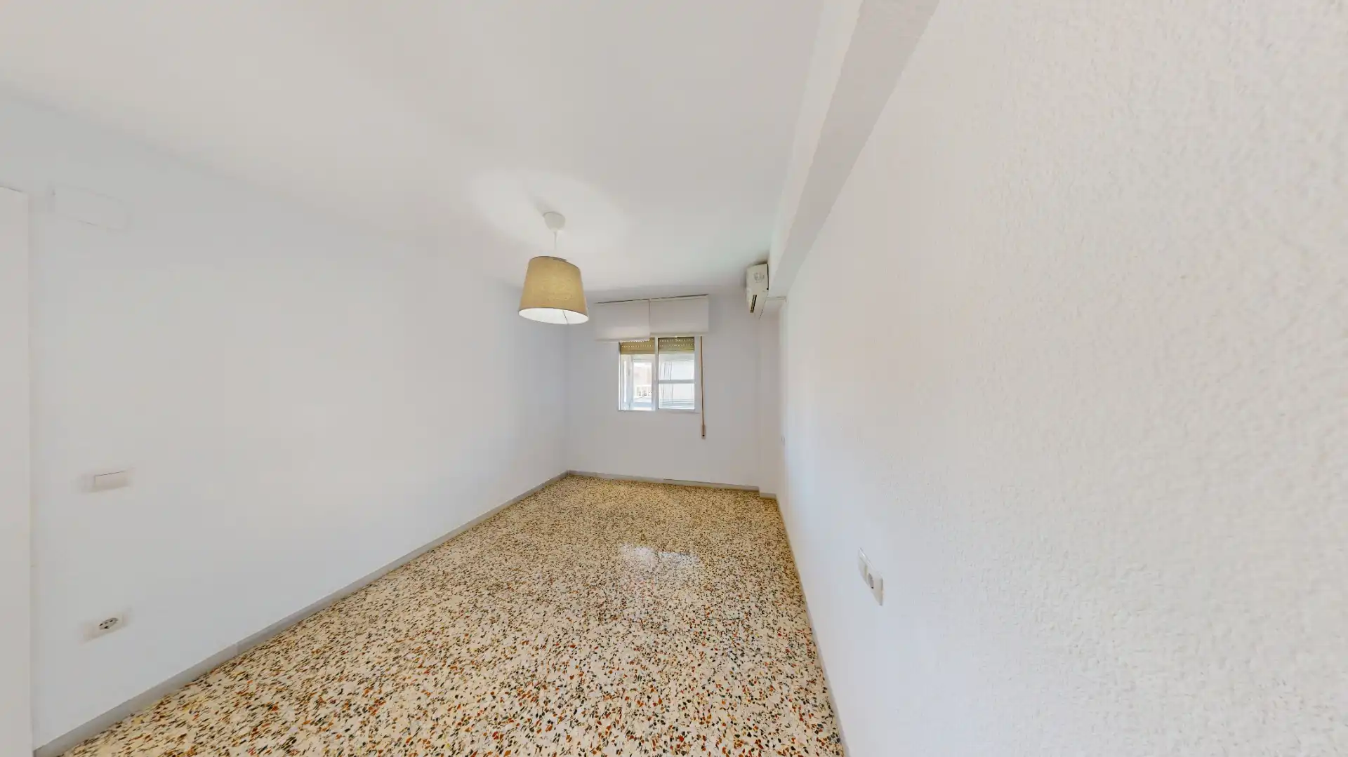 Habitación de Piso en venta en Almería con Aire acondicionado, Calefacción y Terraza