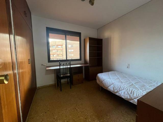 Piso en Alquiler en Avenida Aragón en Mestalla