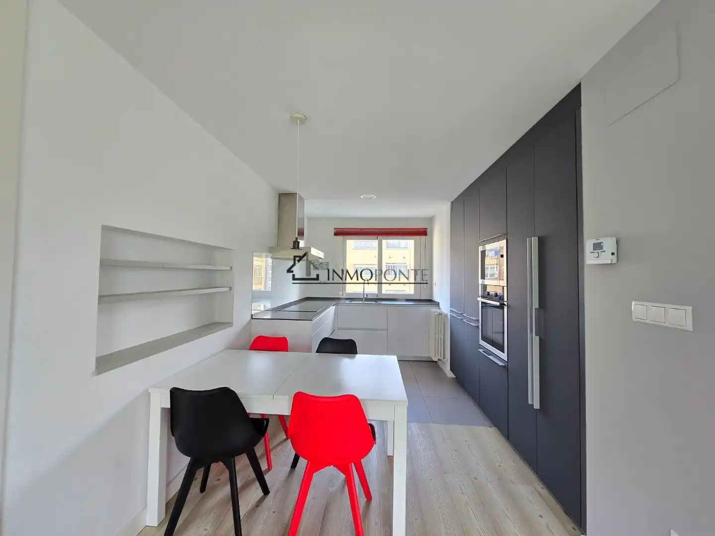 Cocina de Piso en venta en Pontevedra Capital  con Calefacción, Horno y Lavadora