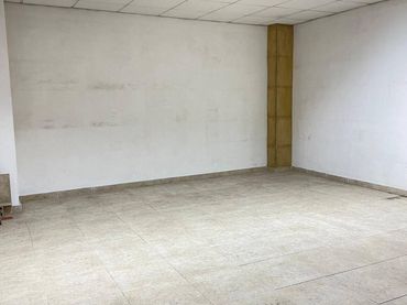 Gewerbefläche zum Verkauf in Calle Orilla de la Vía 41