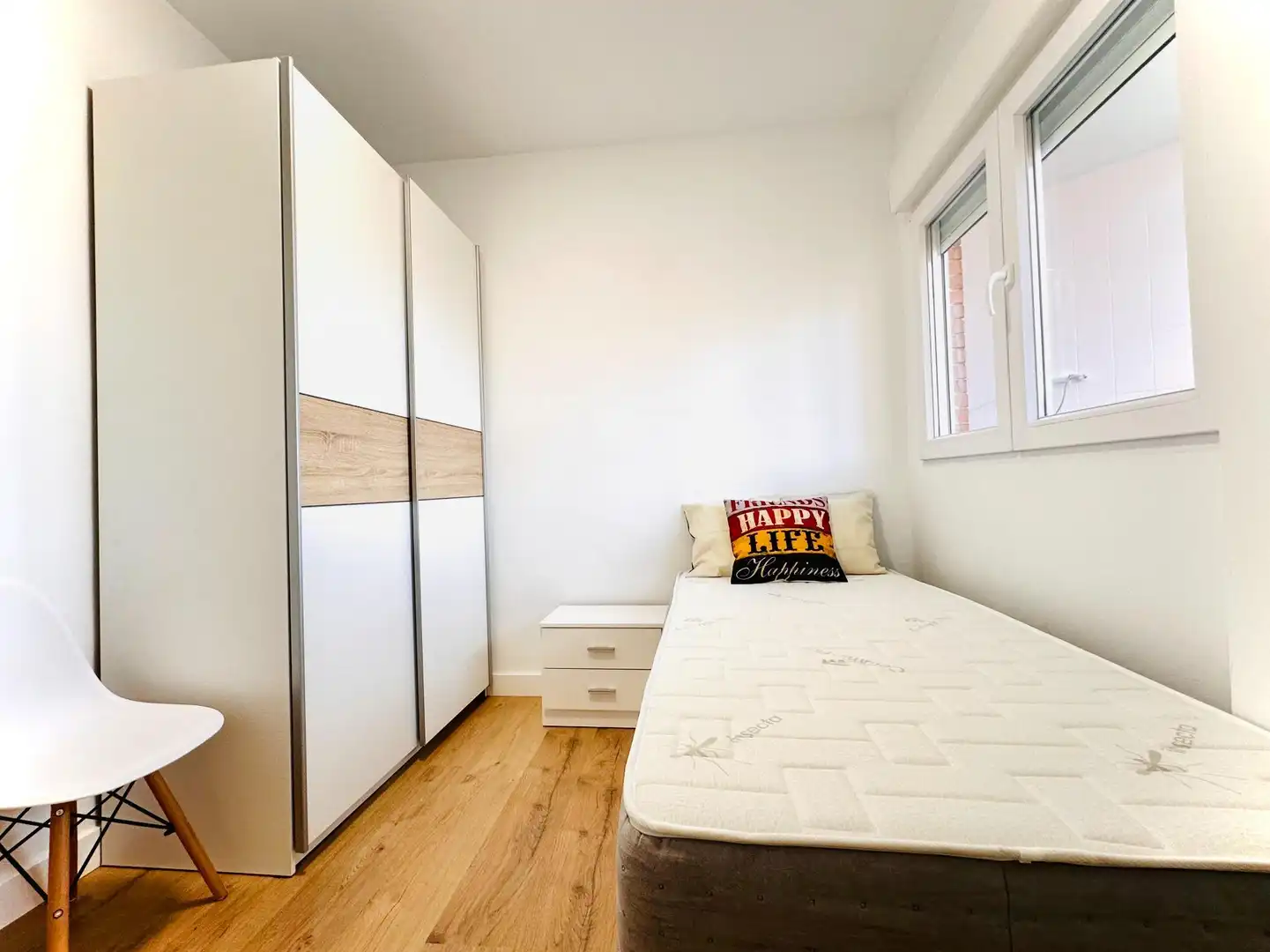 Room in Calle FRAY JUAN SANCHEZ COTAN, Cartuja