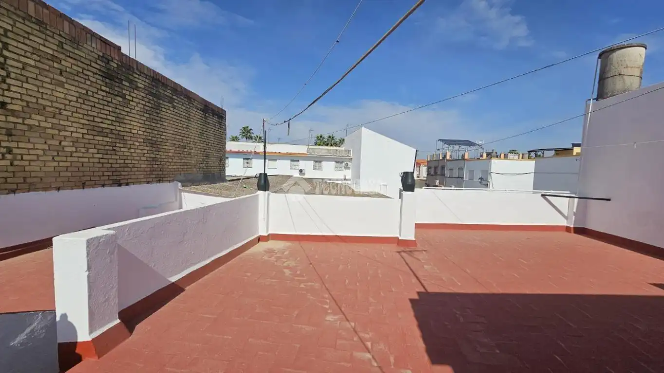 Casa aparellada amb terrassa en venda a Villanueva del Ariscal, imagen 24