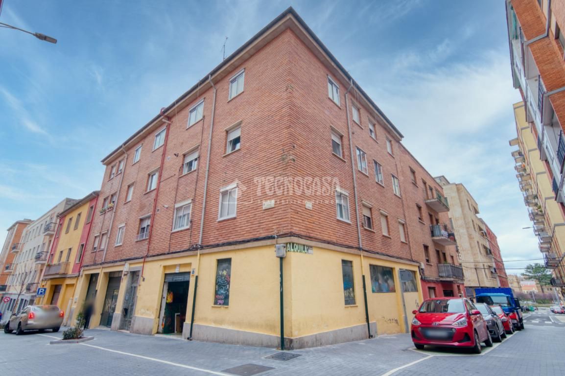 Garage zum Verkauf in Salesas, Chinchibarra - Capuchinos