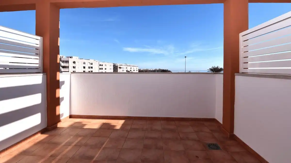 Terrassa de Casa o xalet en venda en Daya Vieja amb Aire condicionat, Jardí privat i Terrassa