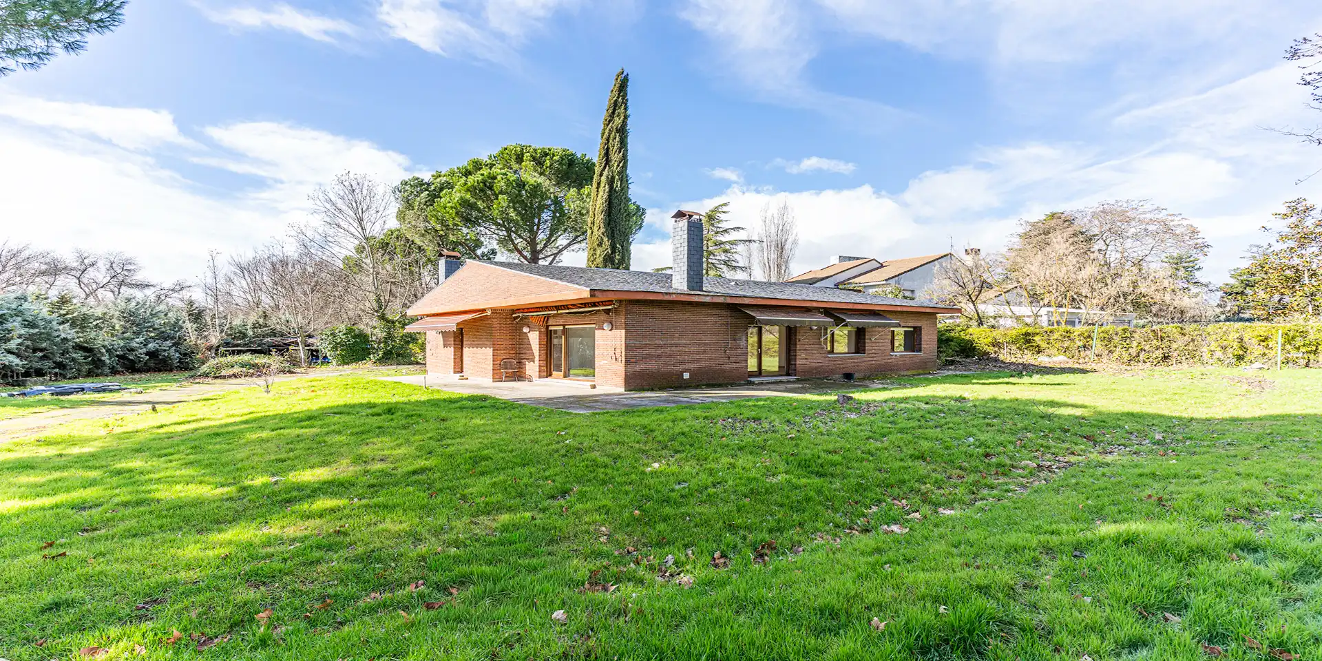 Exterior view of Houses for sale in Villanueva de la Cañada  with Air Conditioner, Heating and Private garden