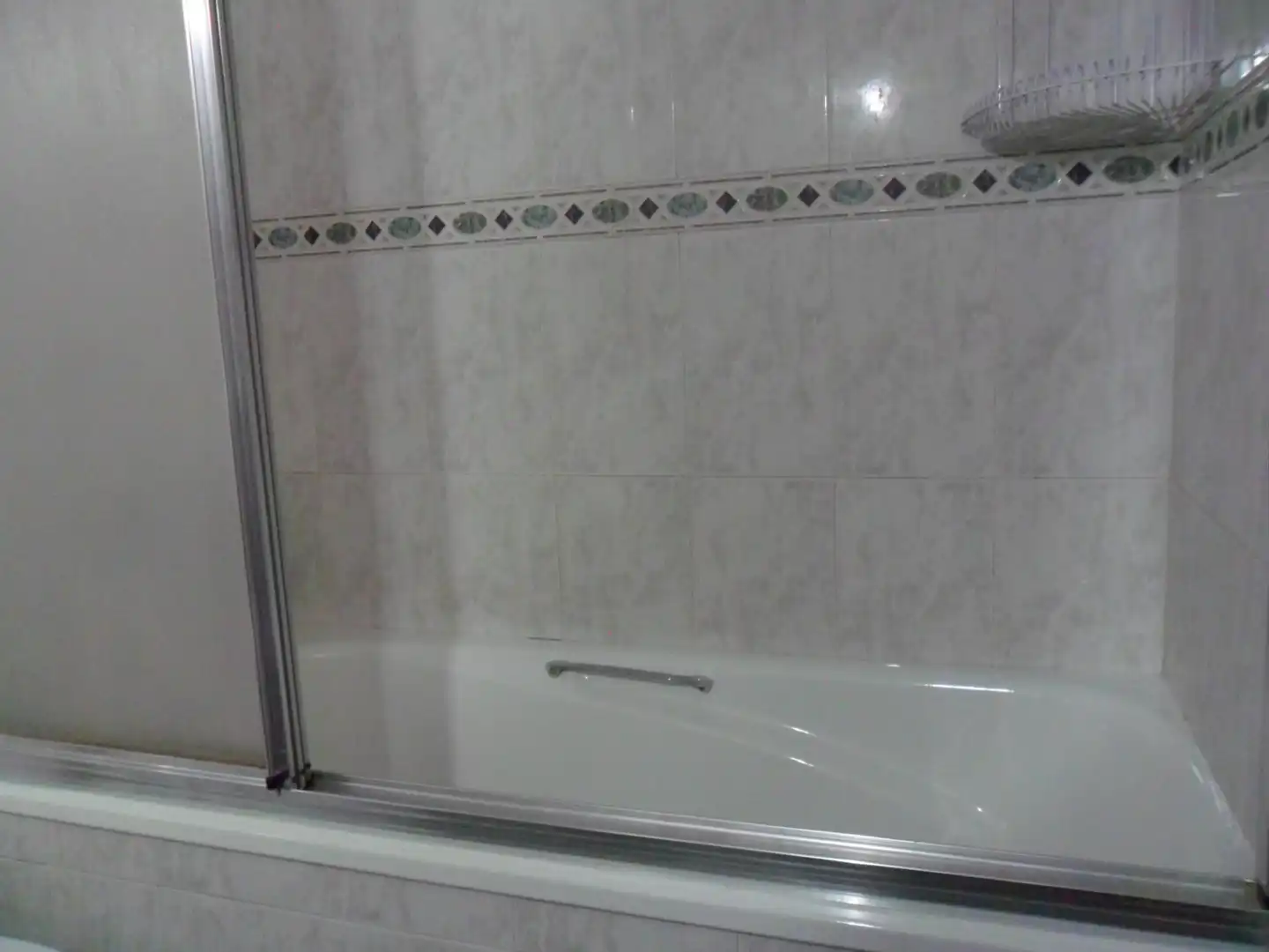 Baño de Piso de alquiler en Granada con Aire acondicionado, Calefacción y Terraza