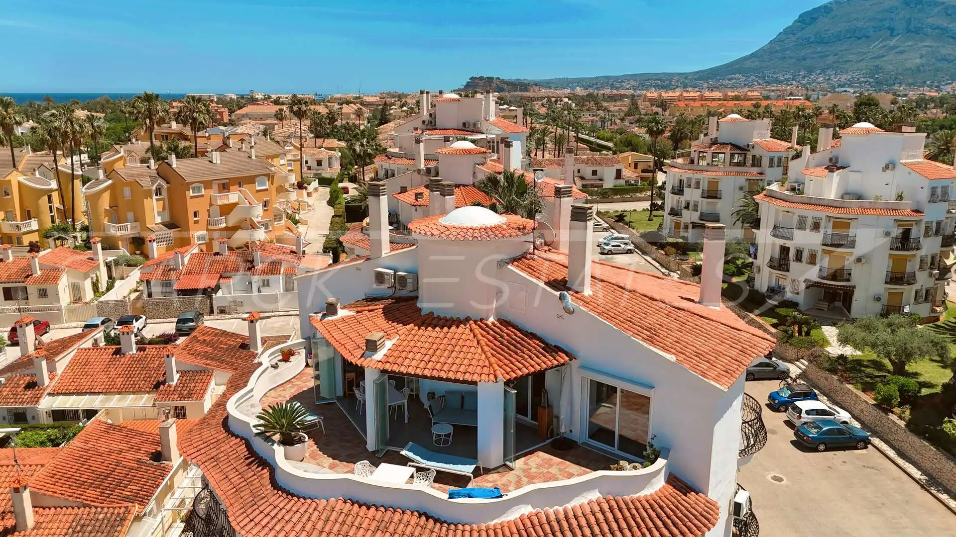 Vista exterior de Ático en venta en Dénia con Aire acondicionado, Jardín privado y Piscina