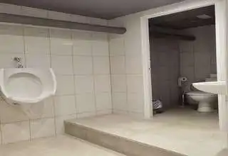 Baño de Local en traspaso en Arona con Aire acondicionado, Terraza y Amueblado