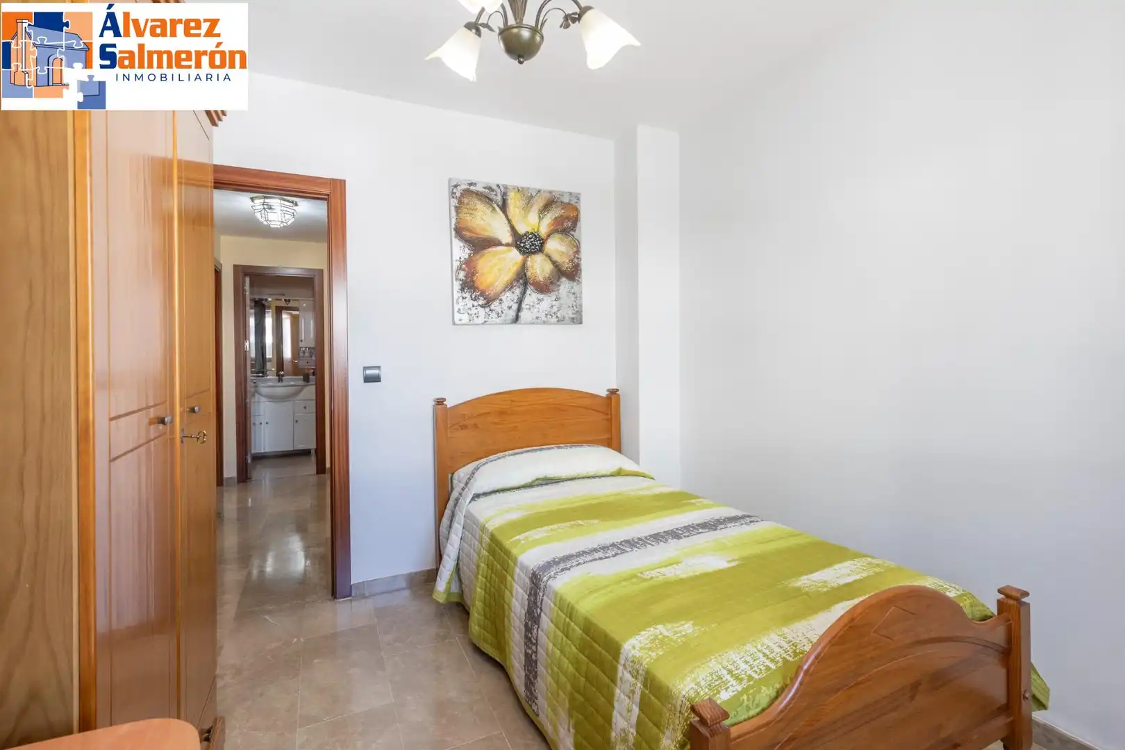 Schlafzimmer von Einfamilien-Reihenhaus zum Verkauf in Armilla mit Heizung