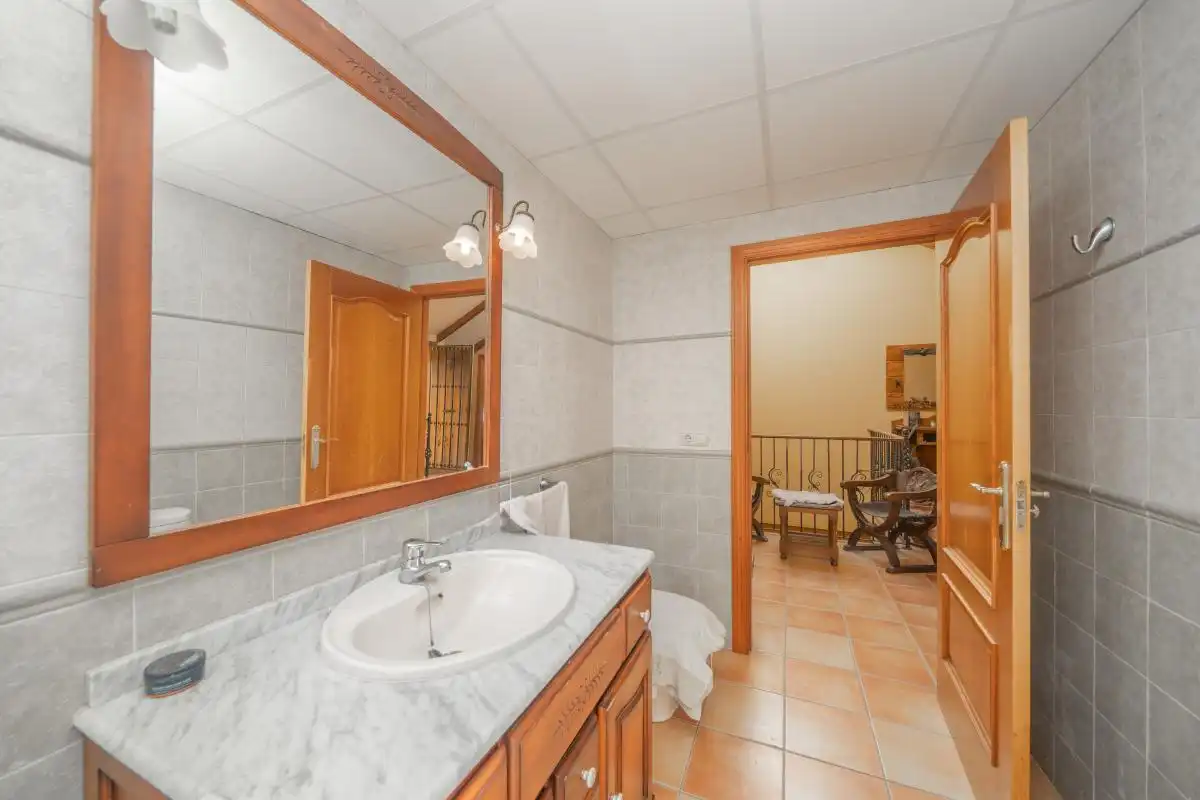 Bathroom of Houses for sale in San Vicente del Raspeig / Sant Vicent del Raspeig  with Air Conditioner, Heating and Private garden