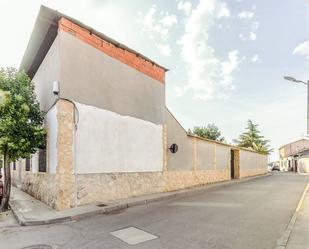 Vista exterior de Casa adosada en venda en Villarta de San Juan amb Calefacció, Terrassa i Traster