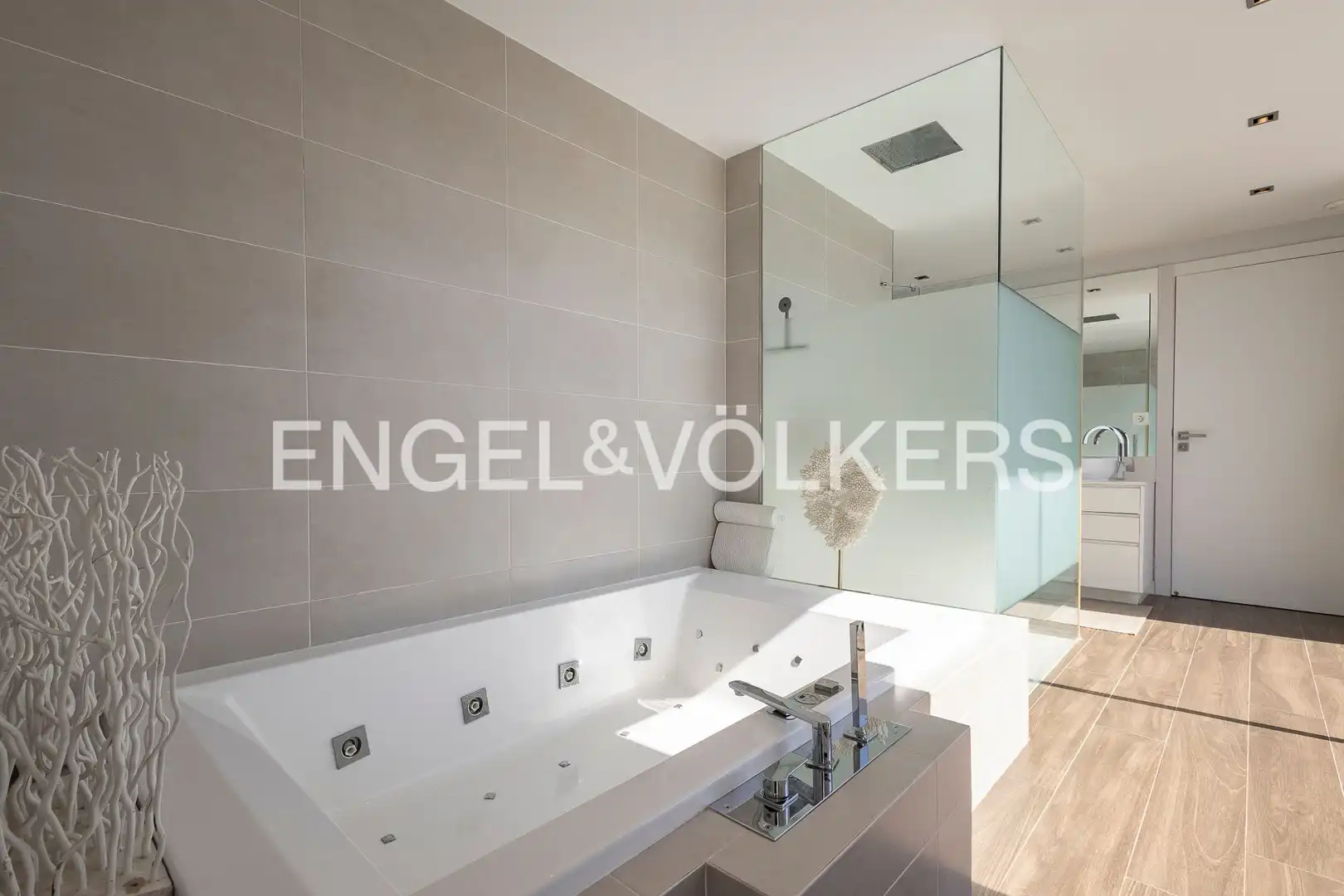 Baño de Casa o chalet de alquiler en Barcelona con Aire acondicionado, Calefacción y Jardín privado