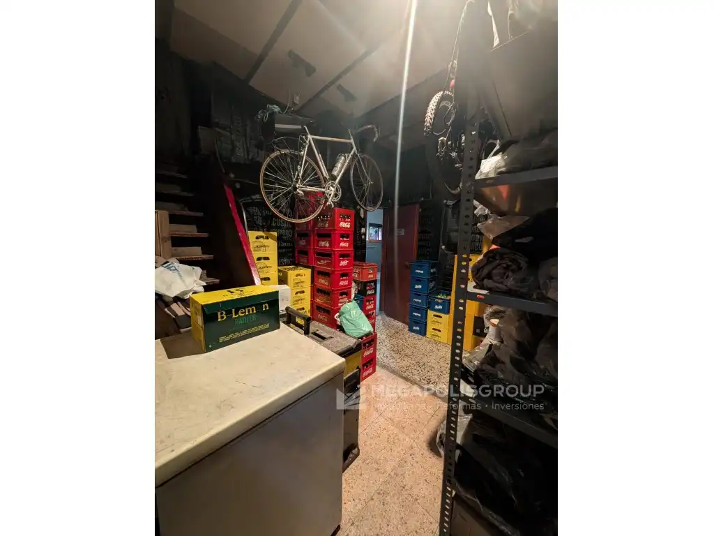 Local en venta en L'Hospitalet de Llobregat con Aire acondicionado